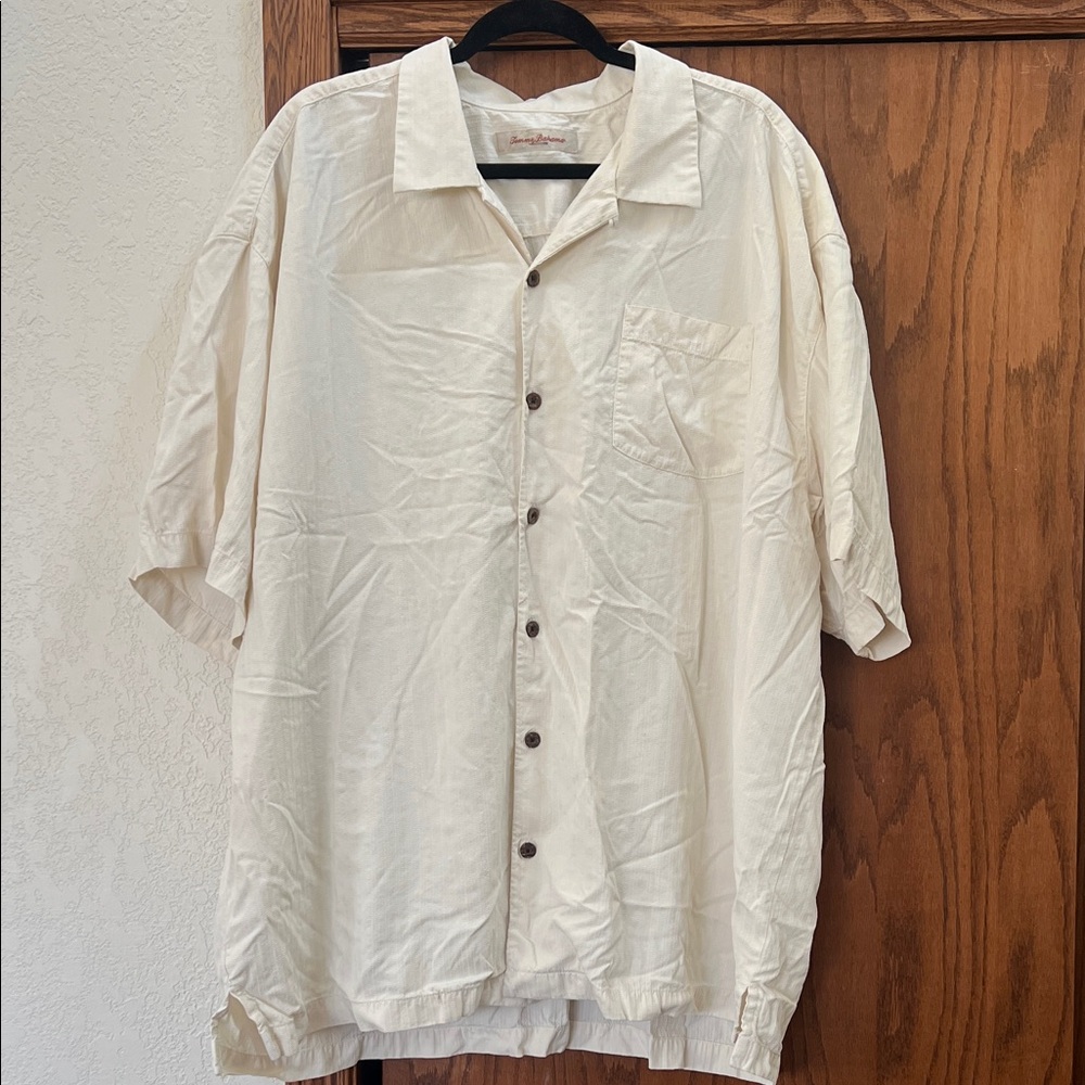 •TOMMY BAHAMA• silk button up